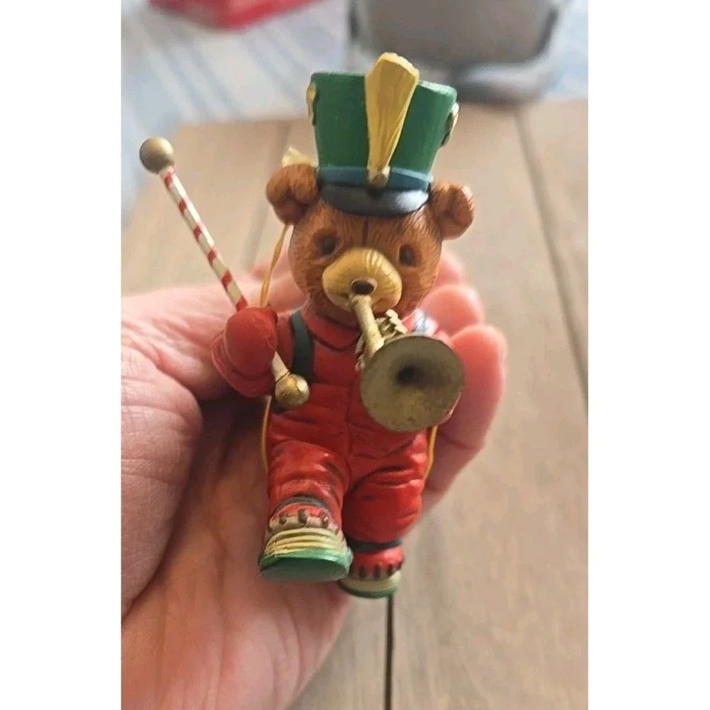 ENESCO‎ CHRISTMAS ORNAMENT: PROFESSOR MICHAEL BEAR THE ONE BEAR BAND!
